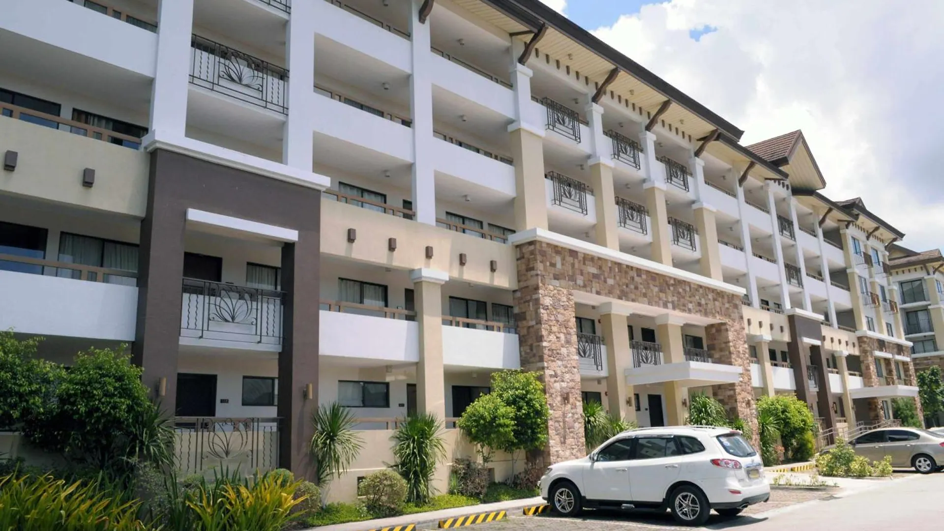 Aparthotel 2BR Condo with Free Pool and Wifi beside SM Ecoland Davao