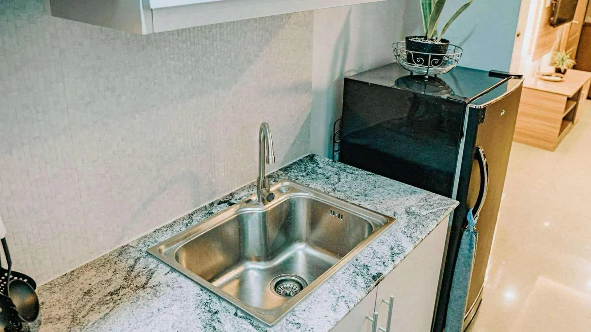 2BR Condo with Free Pool and Wifi beside SM Ecoland Davao 0*,